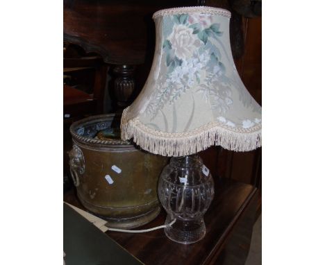 A Crystal Table Lamp, a Brass Jardiniere and a Glass Lightshade, (3). €30-50