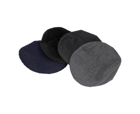 MÜHLBAUER Kappen Konvolut. Vier Modelle. Fischgrat in Grau, Filz in Schwarz, gestricktes Modell mit Zopf-Design in Dunkelblau