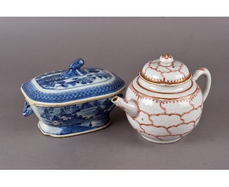 A group of five 19th century and later Chinese porcelain items, including an globular teapot with incised designs and heighte