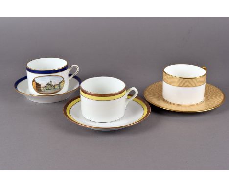 A Collection Richard Ginori porcelain, manufactured in Italy, a good selection of Tea cups and saucers  in various designs. Q