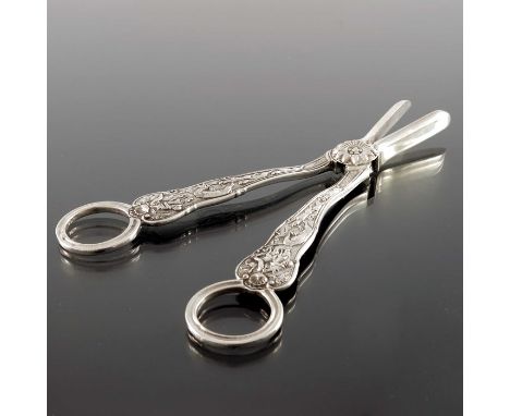 A pair of Elizabeth II silver grape scissors, R &amp; K, Birmingham 1987, Hunt Pattern, on Kings shape, 17cm long, 3.45ozt