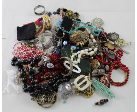 A quantity of vintage and contemporary costume jewellery to include necklaces, bracelets, brooches etc.