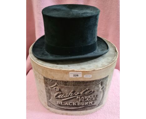 A vintage top hat with box by Cash & Co.Condition:- General wear through age and use, no sign of any damage or repair. box ha