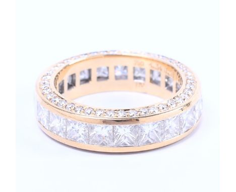 18 kt. Gouden alliance ring, bezet met 20 princess geslepen diamanten in railzetting (totaal 4.34 ct., kleur H-I, zuiverheid 