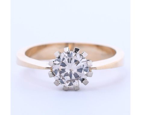 14. kt. Gouden handgemaakte solitair ring bezet met een briljant geslepen diamant van ca. 0.95 ct, lichtbruin, zuiverheid VS 