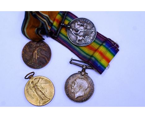 Two WWI medal pairs to 30958 PTE H SKELTON LINC R and 31644 PTE J.Hodley LINC R