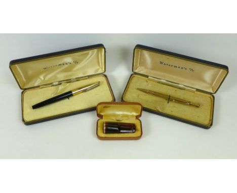 A 9ct gold propelling pencil, with hexagonal engine turned body, end engraved with 'P.P.R. 1952', J M & Co, London 1947, also