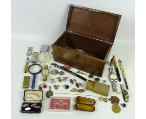 A group of gentleman's vertu, accessories and costume jewellery, including an egg-yolk amber-coloured cigar holder with 12ct 