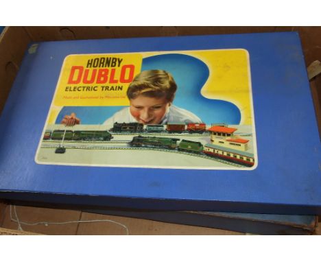 A Hornby Dublo electric train set, G25, and another, EDP2, both boxed (2) Condition report Report by MW

The box set G25 is i
