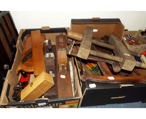 A Salmen block plane, other block planes and wood working tools (2 boxes)