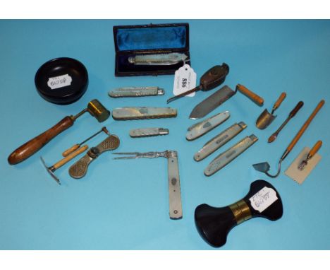 Six silver and mother of pearl fruit knives, a similar fork, a powder measure and other items (qty)