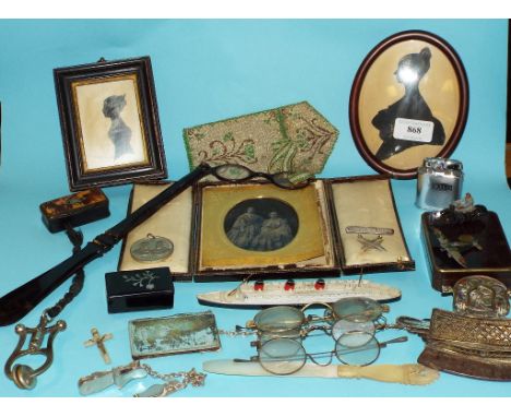 A papier mâché snuff box, a beadwork purse, two silhouette portraits and other items (qty) 