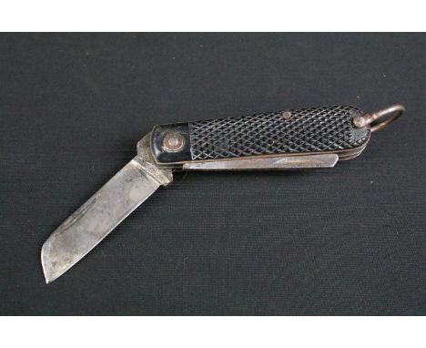 A British military issued World War Two era jack knife / penknife, made by Wilson of Sheffield and marked with the British br