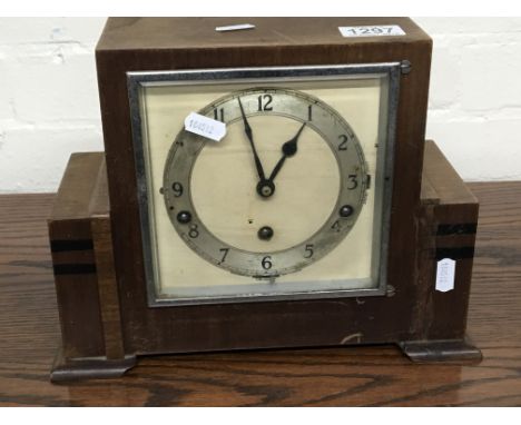 An Art Deco design mantel clock.