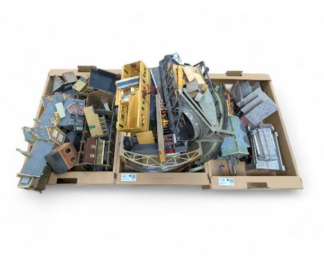 Collection of 00 gauge model railway trackside buildings, including some Hornby Dublo and kit-built examples, in three boxes