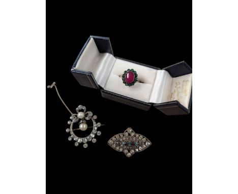 11ct gold synthetic ruby and emerald cluster ring, silver paste stone and simulated pearl brooch and a costume broochConditio