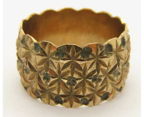 9ct wedding ring with bright-cut decoration, size S, maker 'MS&amp;S', London 1970, 7.8g 