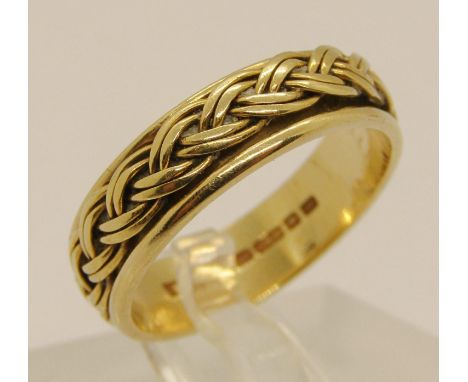 Celtic style 18ct spinning band ring, maker 'B&amp;N', London 1995, size N, 3.9g