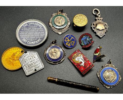 Mixed cabinet lot including a Butlins lapel badge - Skegness 1947 and 56, three silver fobs, badges, buttons, cufflinks, etc