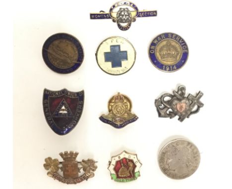 WW1 & WW2 Sweetheart and enamel lapel badge collection to include: On War Service 1914: Ypres badge: Saint Omer badge: RA Ass