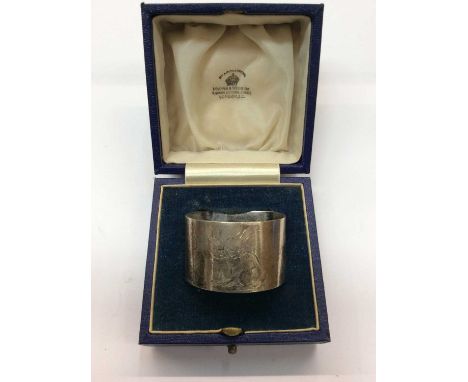 Mappin &amp; Webb silver napkin ring with engraved bunny decoration, in fitted case