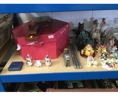 Miscellaneous group of items to include Royal Doulton Paddington figures, two ladies hats, Willow Tree and other ornaments, b