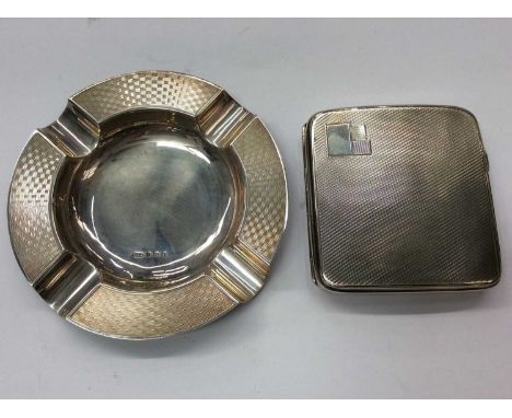 Silver cigarette case with engine turned decoration, together with a silver ashtray (2)