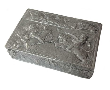 A continental metalwares table snuff box, marked 800, no further apparent marks, of rectangular form, the sides with repoussé