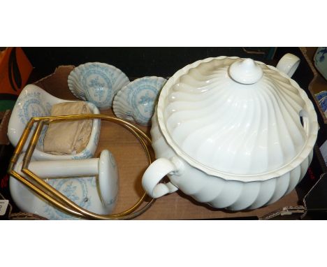 Selection of ceramic bathroom fittings and a large lidded soup tureen