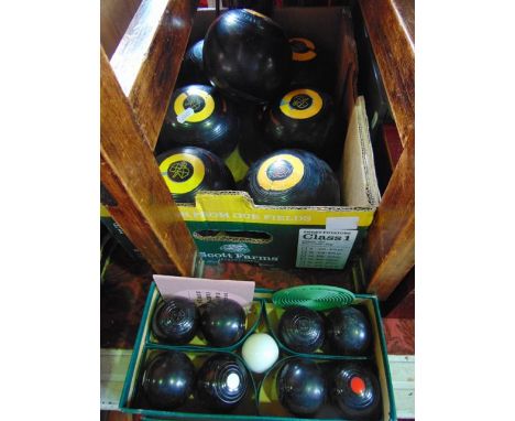 A selection of vintage Thomas Taylor bowls together with two contemporary telescopic camera tripods