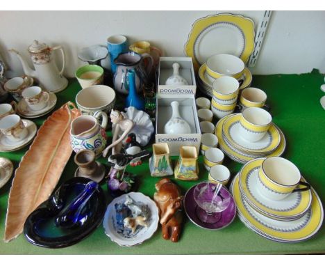 A collection of 20th century ceramics including Foley tea wares with yellow and black Art Deco type decoration including cake