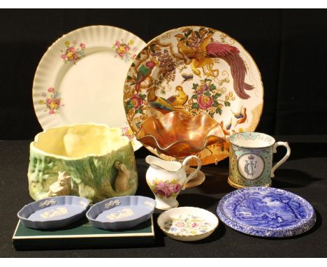 A Royal Crown Derby Olde Avesbury pattern dinner plate; a pair of Wedgwood jasperware trinket dishes; a carnival glass bon-bo