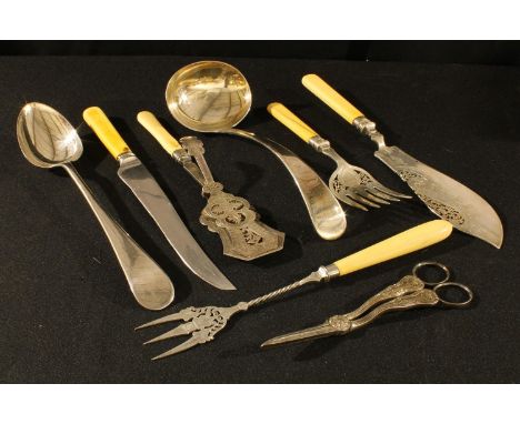 A set of Victorina fish servers, pierced blades;  an EPNS Old English pattern ladle;  serving spoon;  grape shears;  toasting