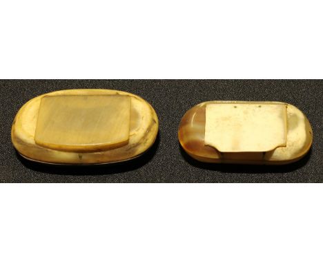 A 19th century horn snuff box, 7.5cm; another smaller, 6.5cm (2) 