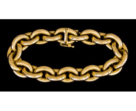 A Modern 18ct Gold Chain Link Bracelet, 200mm overall, gross weight 32.9g This item presents in condition commensurate with a