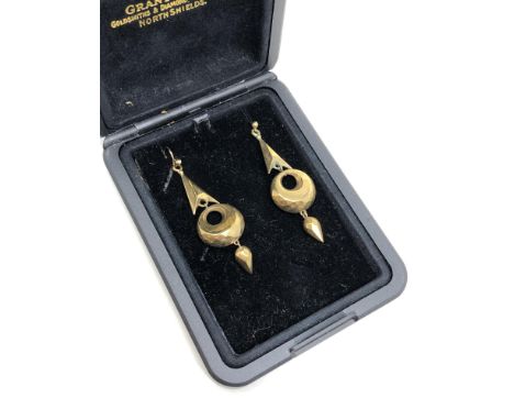 A pair of Victorian gold drop earrings 