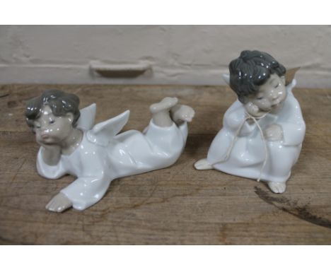 Two Lladro figures - angles 