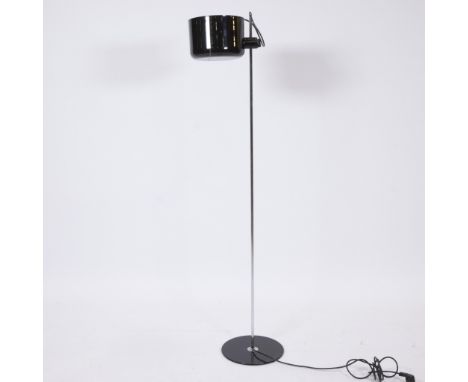 Oluce Coupé floor lamp was designed by Joe ColomboOluce Coupé vloerlamp ontworpen door Joe ColomboH 145 cm