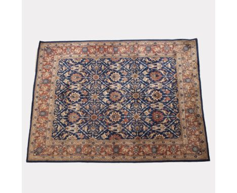 Oriental carpet with geometric motifsOosters tapijt met geometrisch motieven276 x 206 cm