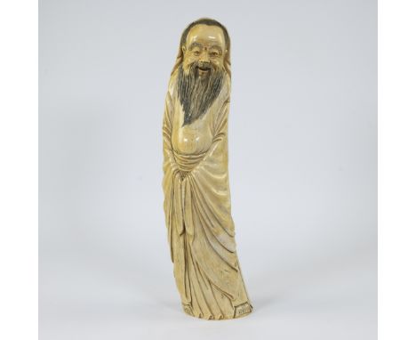 Large Chinese statue of Shao Lao in mammoth ivoryGroot Chinees beeld van Shao Lao in mammoetivoorH 60 cm