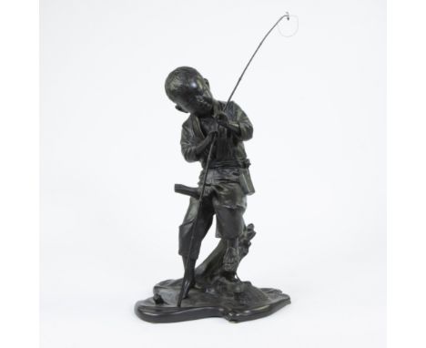 Bronze statue of a Chinese fishermanBronzen beeld van een Chinees vissertjeH 58 cm