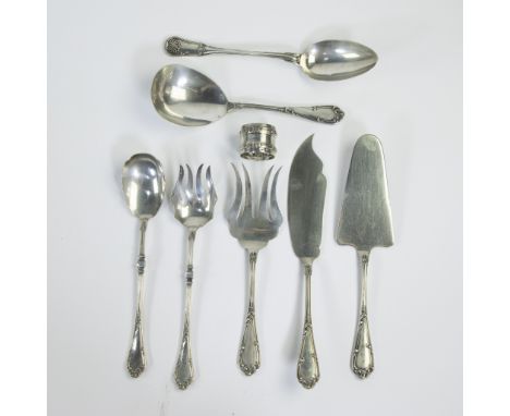 Collection of silver Delheid, serving spoon, cake server, fish cutlery, serving ring spoons and fork, weight 858 gramsLot zil