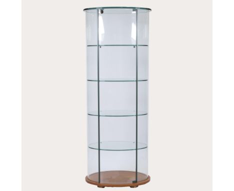 Glass display cabinet ‘Palladio’ design Vittorio Livi for Fiam ItaliaGlazen vitrinekast 'Palladio' design Vittorio Livi voor 