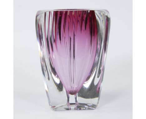 Val Saint Lambert heavy red and clear cut crystal vase, 1980s, signedVal Saint Lambert zware rood en helder geslepen kristall