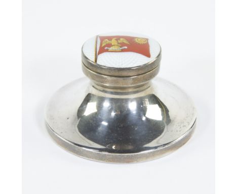 Silver-plated inkwell, gift from the Duke of Arenberg to C. Koch, secretary to the duke, with coat of arms, circa 1930Verzilv
