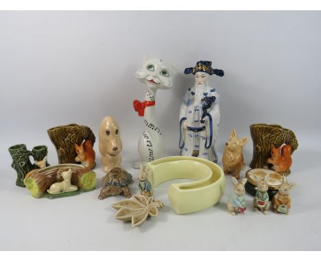 Mixed ceramics including a Retro Italian pottery cat, Sylvac, Hornsea, Wade etc.
