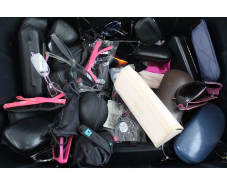 Sunglasses Fashion Glasses Assorted Inc Cases, Branded, Prescription Joblot Items are in vintage condition Signs of age &amp;