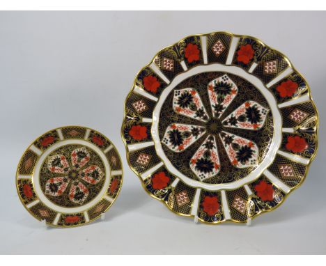 Royal Crown derby Imari 1128 pattern ruffle edge 8.5" plate  plus a trinket dish.