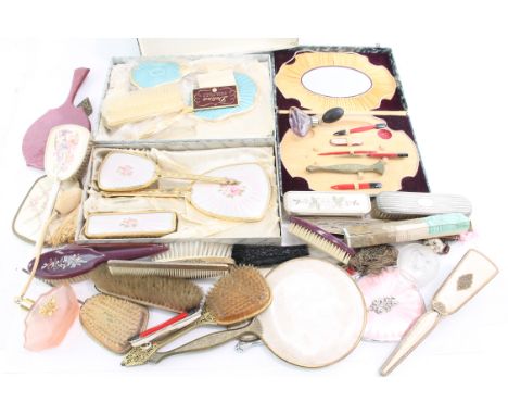 Womens Vanity Collectables Inc Mirror, Travel, Brush Etc In previously owned condition Signs of age &amp; wear Please see pho