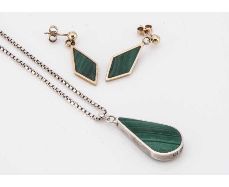 A silver blue john and malachite pendant and chain, with silver box links, and a pair of 9ct gold malachite lozenge earrings 